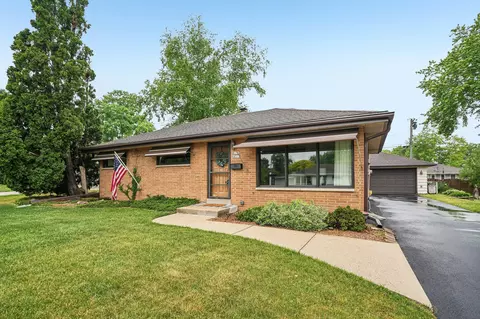 w151n8313 Thomas, Menomonee Falls, WI 53051