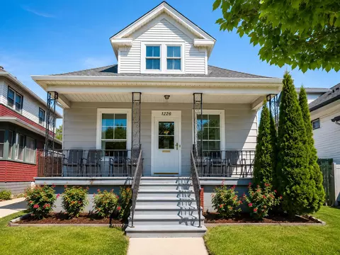 1226 Goold, Racine, WI 53402