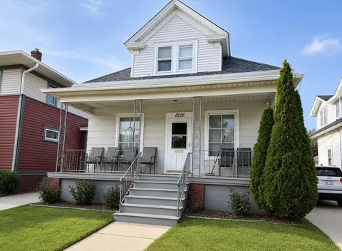 1226 Goold, Racine, WI 53402