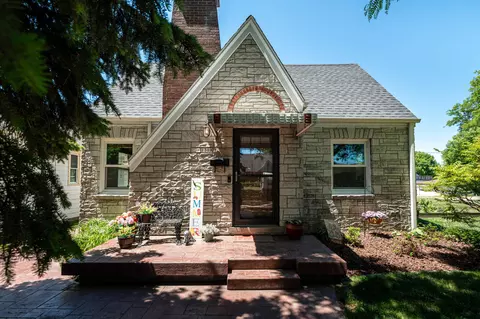 1309 S 91st, West Allis, WI 53214