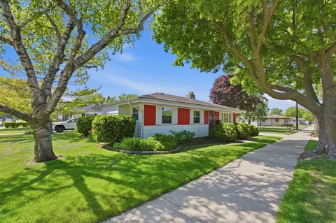 3520 Knoll, Racine, WI 53403