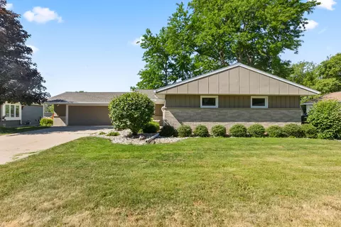 445 E Harvard, Oconomowoc, WI 53066