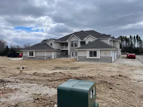 1633 Grey Fox #H, Mukwonago, WI 53149