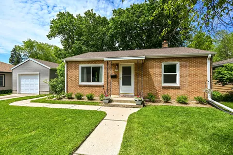1121 8th, Grafton, WI 53024