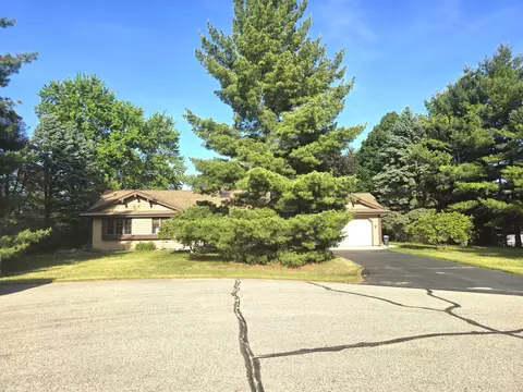 w367s9700 Charnwood, Eagle, WI 53119