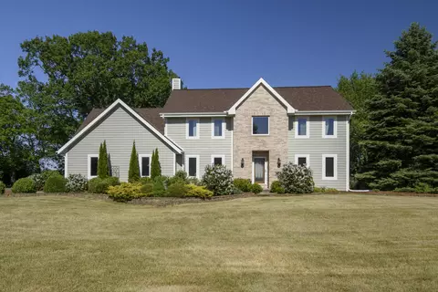 1333 N Riverline, Oconomowoc, WI 53066
