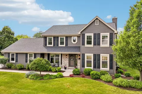 w138n6513 Manor Hls, Menomonee Falls, WI 53051