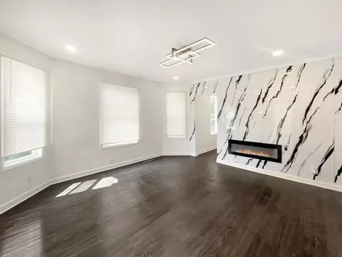3513 N Teutonia, Milwaukee, WI 53206