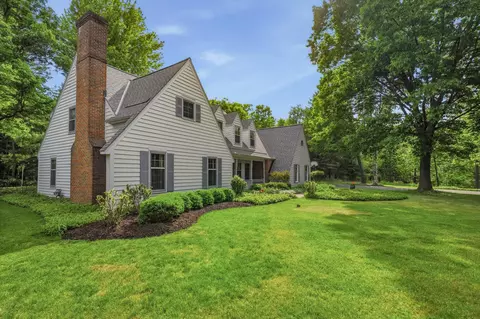 304 Fieldstone, Delafield, WI 53018