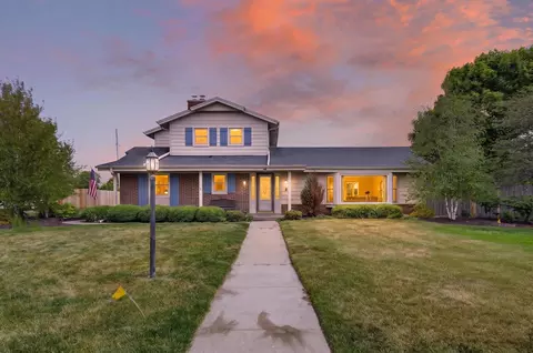 8 Steeplechase, Racine, WI 53402