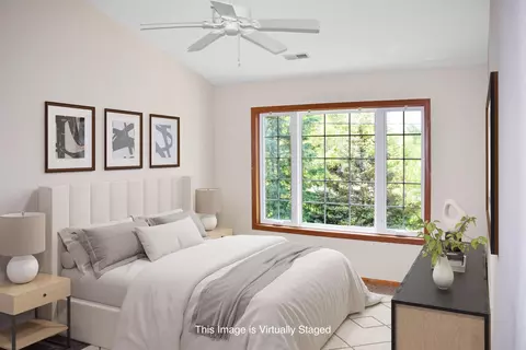 803 Cheyenne UNIT E, Grafton, WI 53024