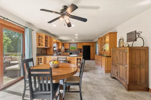 9574 S Fairway, Franklin, WI 53132