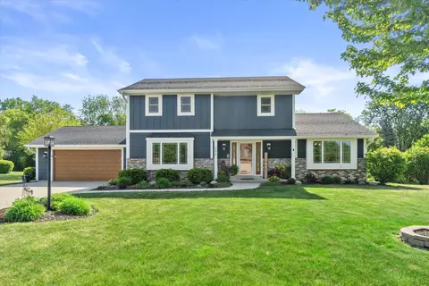 9574 S Fairway, Franklin, WI 53132