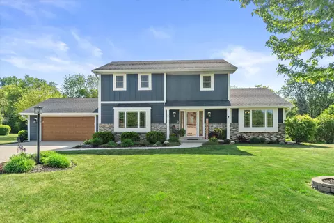 9574 S Fairway, Franklin, WI 53132
