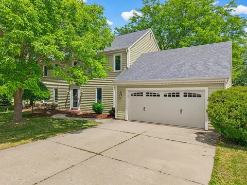 112 N Meadowside, Summit, WI 53066