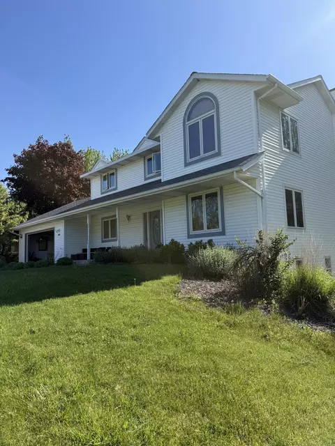 4577 Hunters Gln, Sheboygan, WI 53083