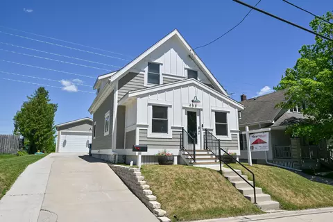458 W Chestnut, Port Washington, WI 53074