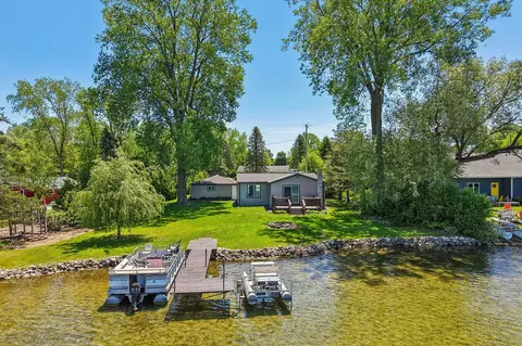 7223 S Wallace Lk, Trenton, WI 53090