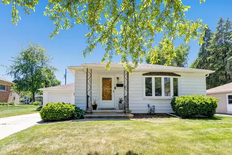 2032 Hillview, Green Bay, WI 54302