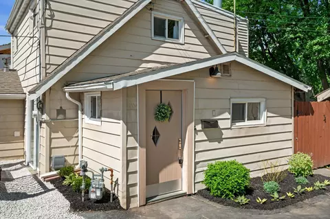 1005 Westowne, Waukesha, WI 53188