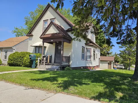 2023 S 10th, Manitowoc, WI 54220