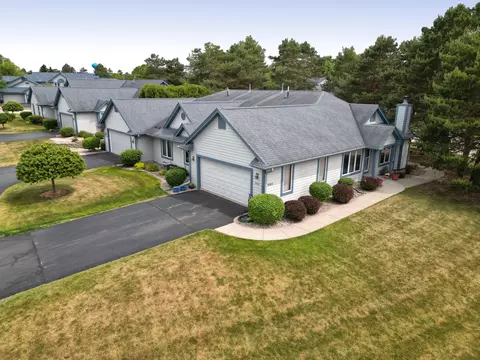 984 Bay Vw, Mukwonago, WI 53149