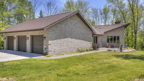 4564 Broadway, Manitowoc, WI 54220