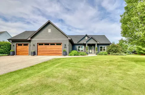 w347n5943 Lake, Oconomowoc, WI 53066