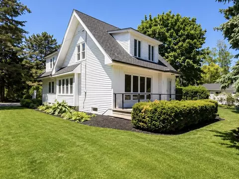 7531 N N Lk, Fox Point, WI 53217
