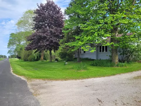 8201 Scheffler, Newton, WI 53063