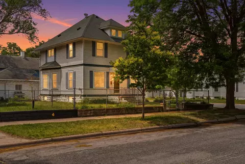 1453 Charles, La Crosse, WI 54603