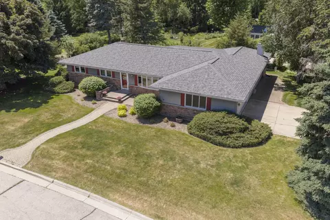 1330 Christopher, Oconomowoc, WI 53066