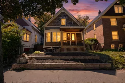 2733 N Bremen, Milwaukee, WI 53212