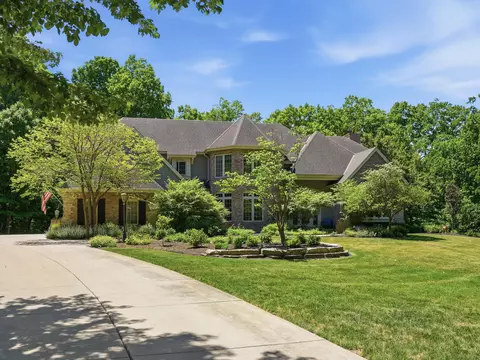 10101 N Hunt Clb, Mequon, WI 53097