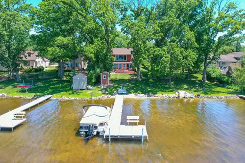 7926 E Long Lk, Norway, WI 53185