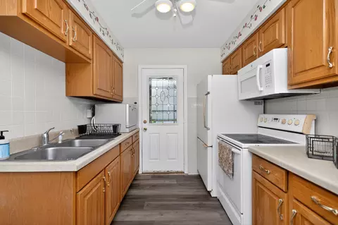 Kitchen - 1618 E College, Appleton, WI 54915 photo 2 of 3