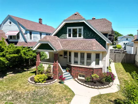 936 S 77th, West Allis, WI 53214