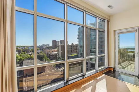 1550 E Royall UNIT 911, Milwaukee, WI 53202