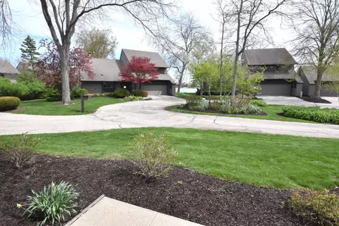 Exterior - 41 E Campus, Wind Point, WI 53402 photo 6 of 9