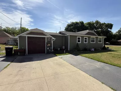 418 S 4th, Silver Lake, WI 53170