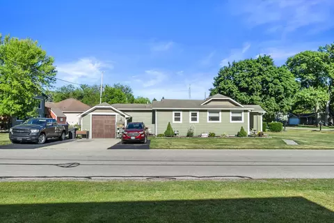 418 S 4th, Silver Lake, WI 53170