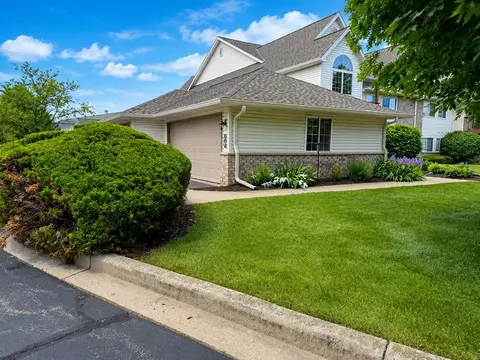 2205 N University #5, Waukesha, WI 53188