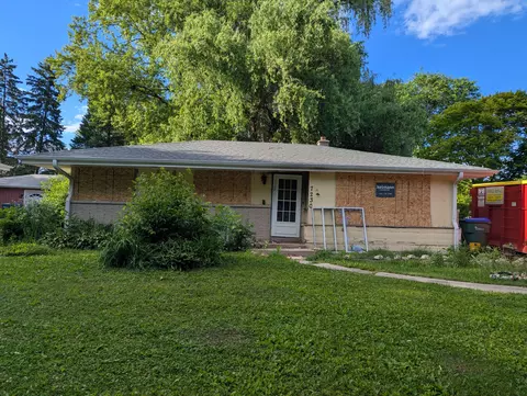 7230 Enfield, Greendale, WI 53129