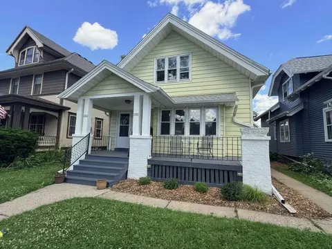 1580 S 79th #1582, West Allis, WI 53214