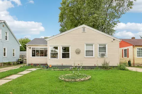 5043 N 19, Milwaukee, WI 53209