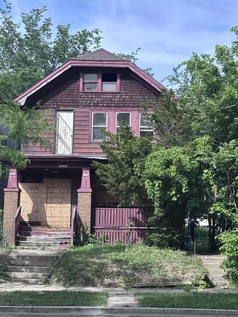 2546 W Medford, Milwaukee, WI 53206