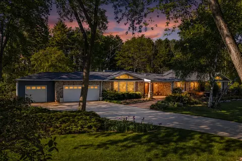 400 W Revere, Mequon, WI 53092
