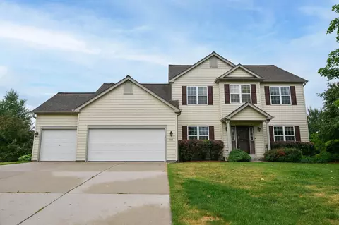 400 Cedar Blfs, Slinger, WI 53086