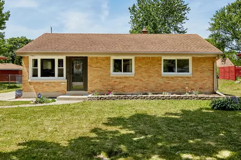 4115 N 94th, Wauwatosa, WI 53222