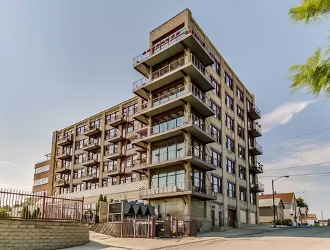 215 W Maple #607, Milwaukee, WI 53204